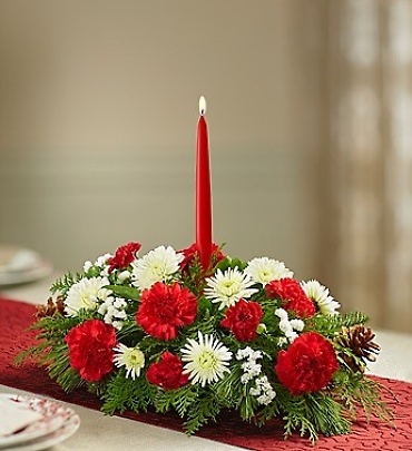 Traditional Christmas Centerpiece