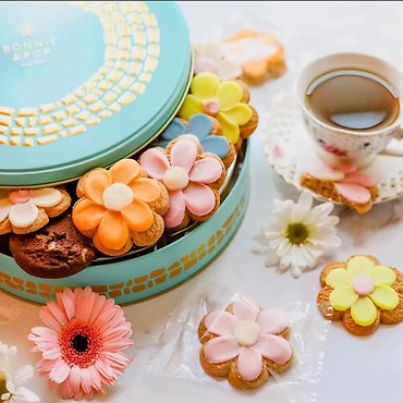 Blooming Shortbread Cookies