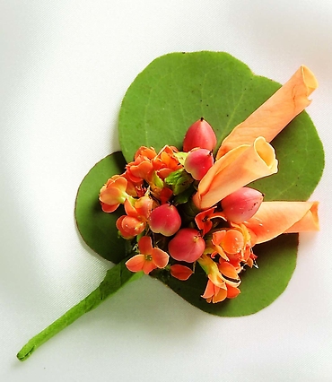 Sweet Peach Boutonniere